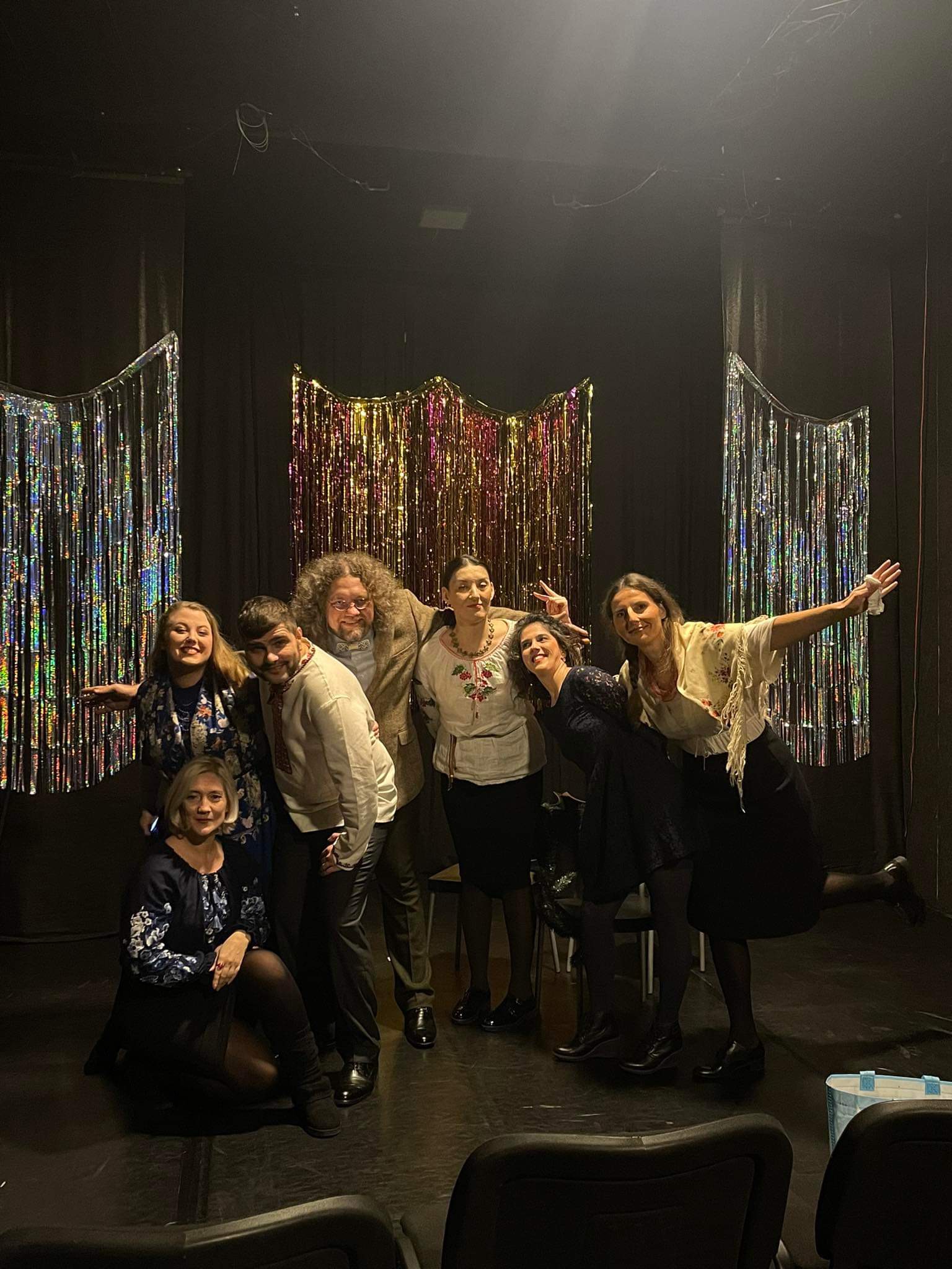 За лаштунками 4