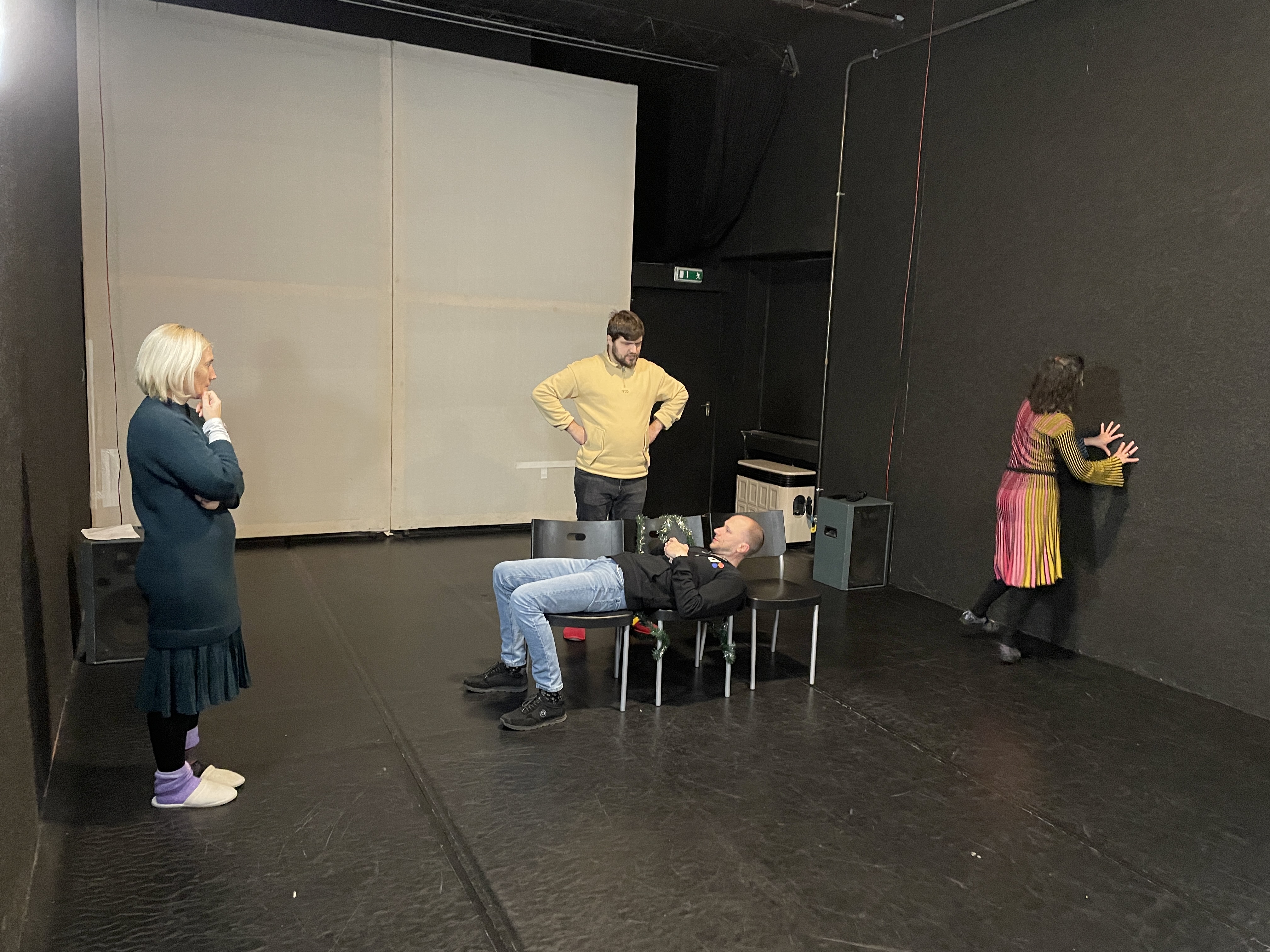 За лаштунками 5