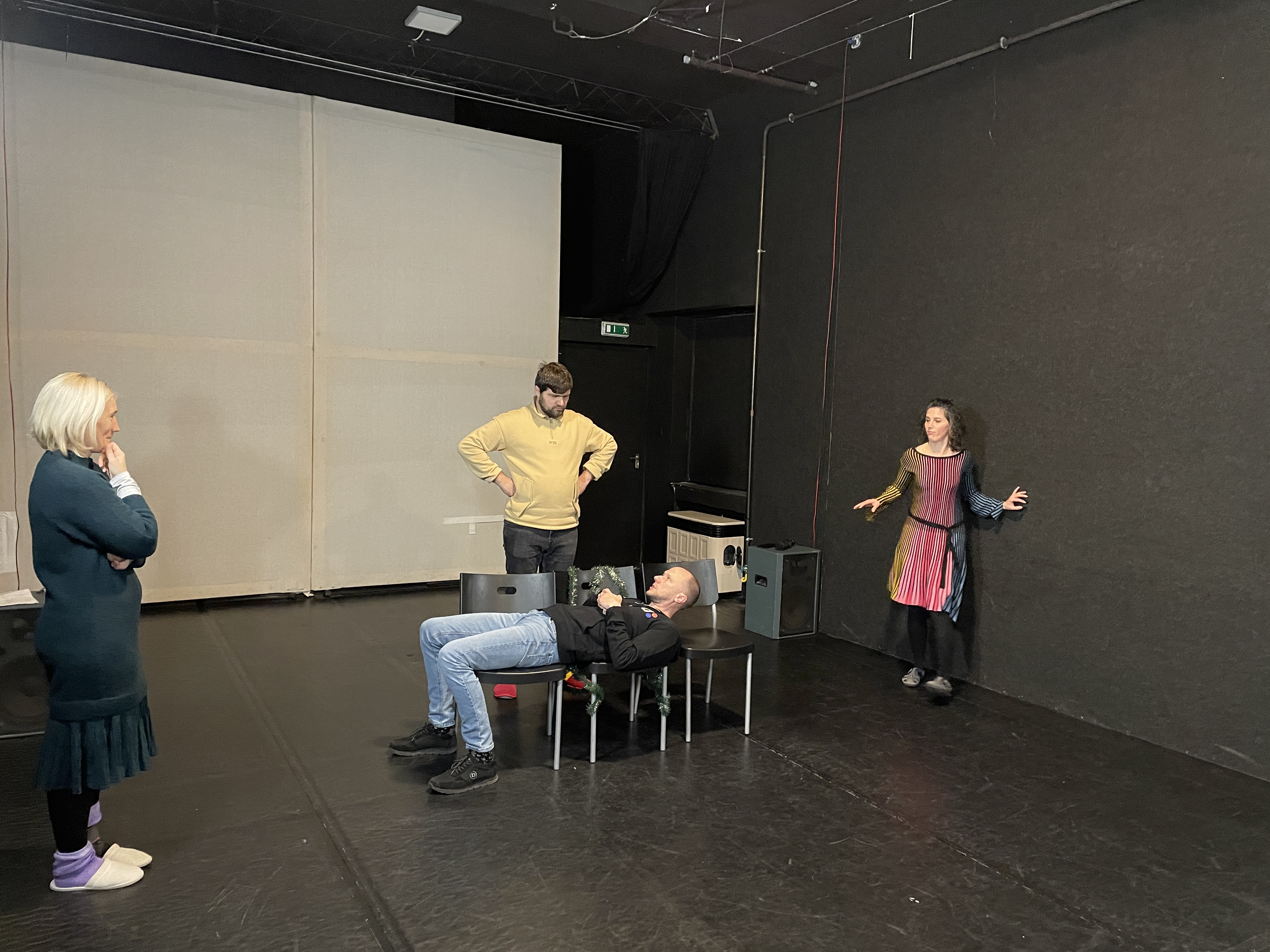 За лаштунками 6