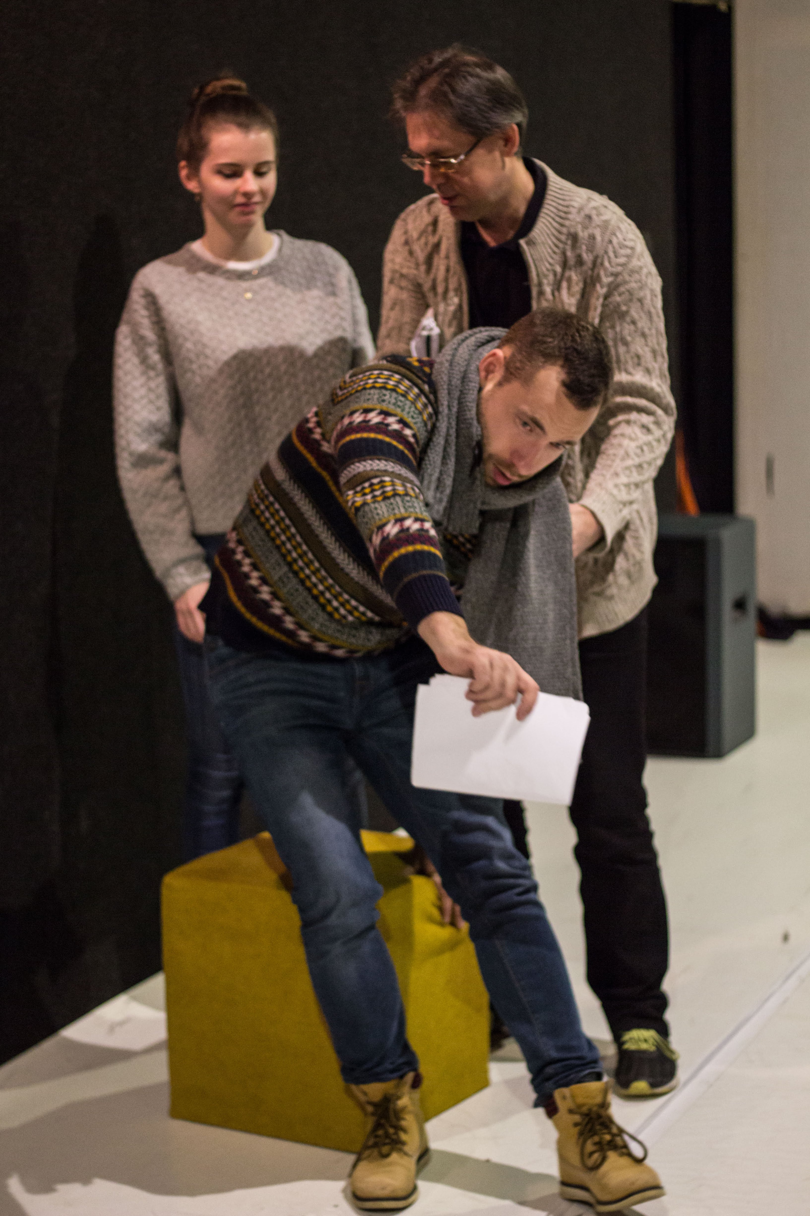 За лаштунками 4