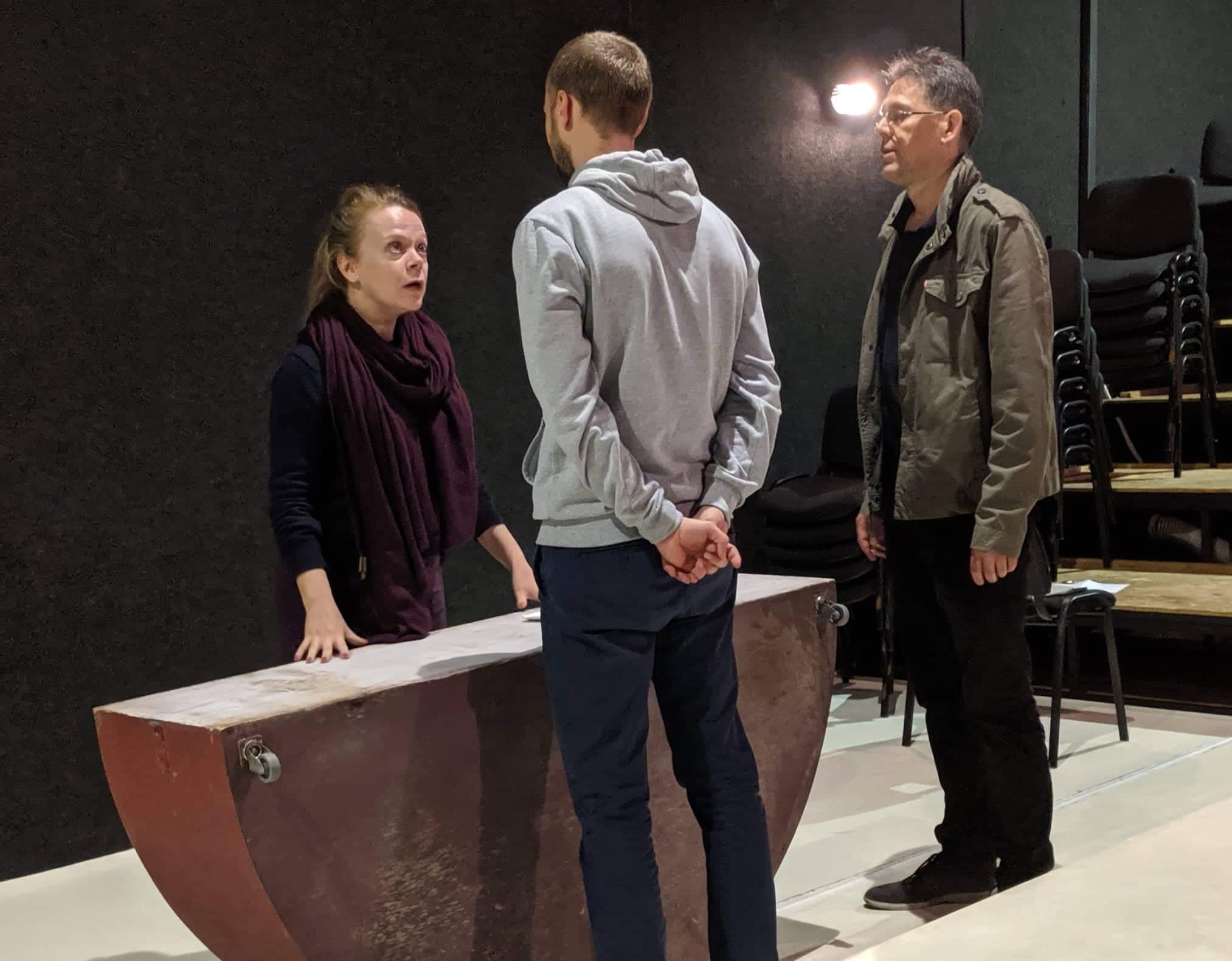 За лаштунками 13