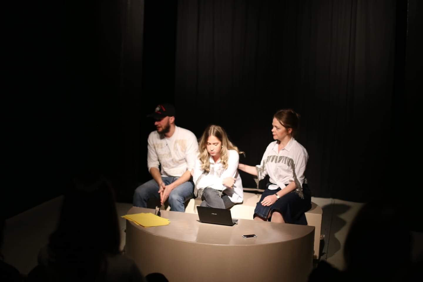 З вистави 10