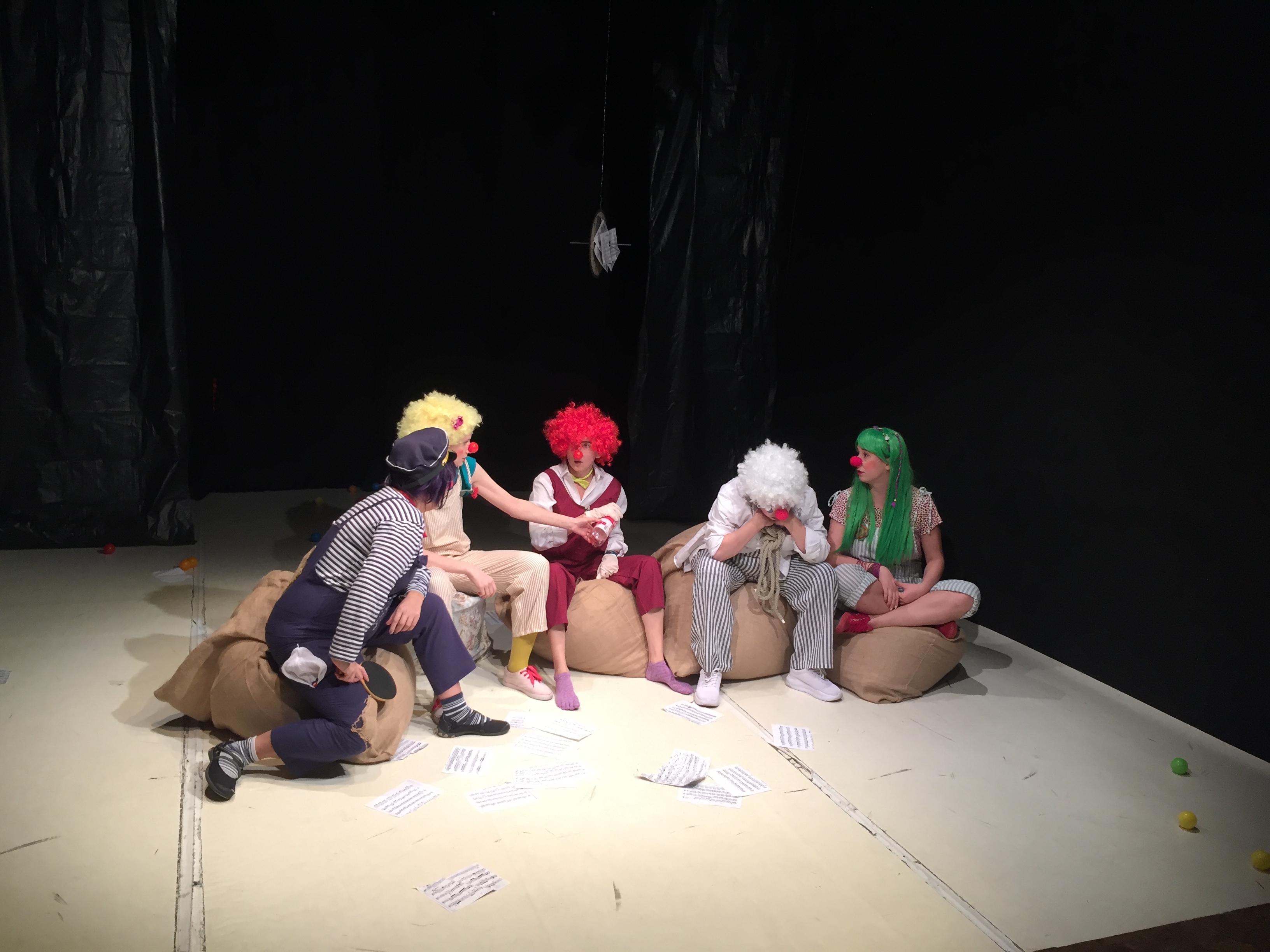 З вистави 10