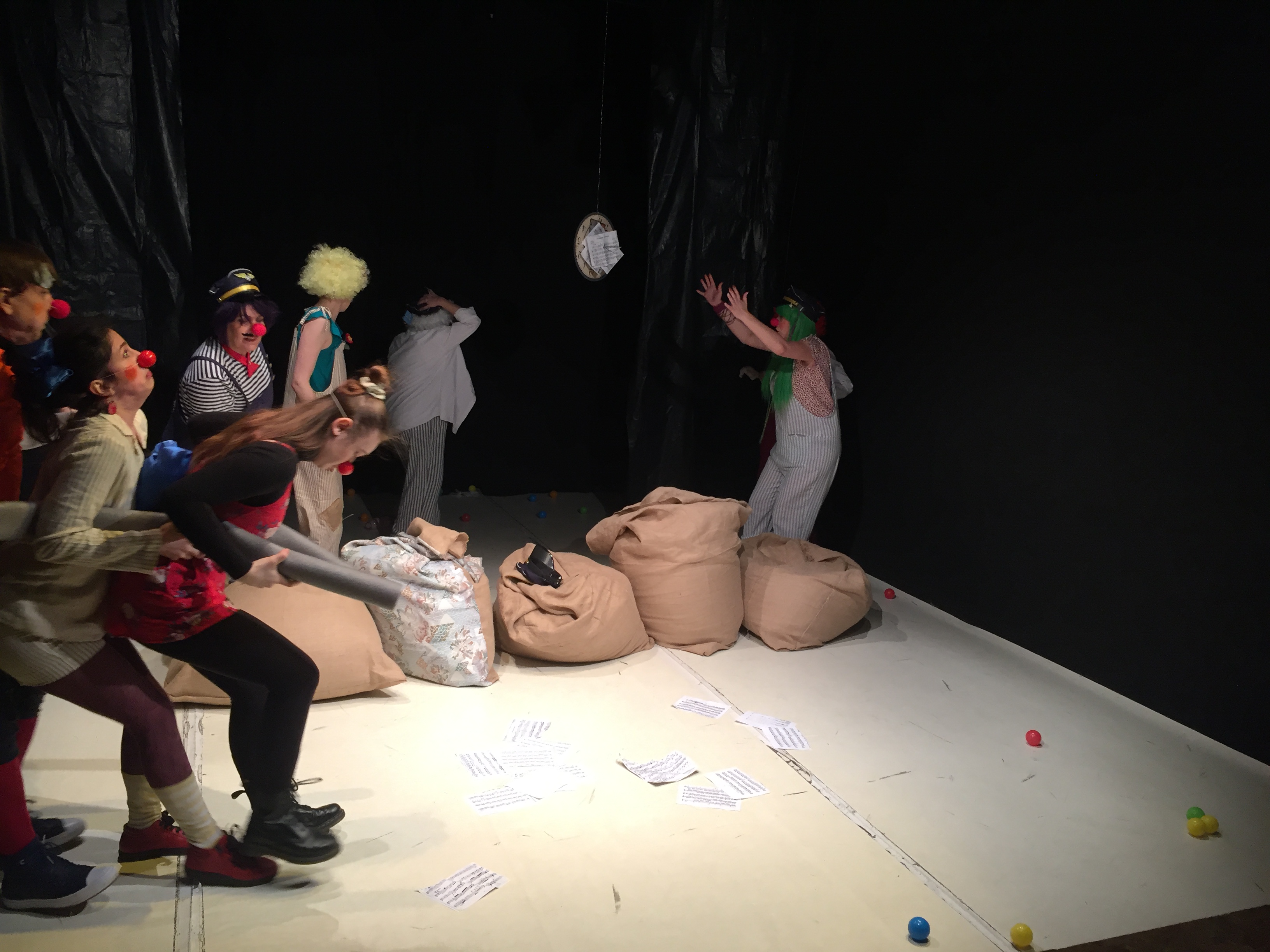 З вистави 16